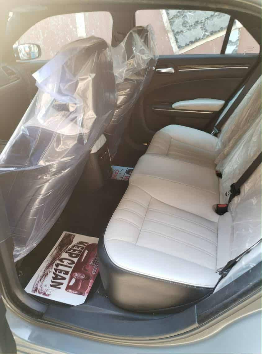 سلام عليكم
سيارة للبيع كلايسر اوباما موديل ٢٠١٩ S اصل لون سمنتي بلادي
رقم بغداد  نكليزي
محرك ٦سلندر 3600ووارد امريكي
شاشة كار بلاي
كشنات كهرباي جالت 
كير مكينة حداده وتبريد جديد بعدة على وضع شركة
دمام الباين بل صندوك
سبورت رياضي
كشنات حضن S
تو ويل بس شادلهة ويل مال فور ويل ١٨
 سيارة حادثة بس دعاميات نفسهن مرجعينهن
ماشية ٨٠ميل
سعر مطلوب ٢٥٠ورقة
مكان سيارة بغداد***********
