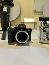 كاميرا سوني A3 • عدسة لاوا • معدات تصوير