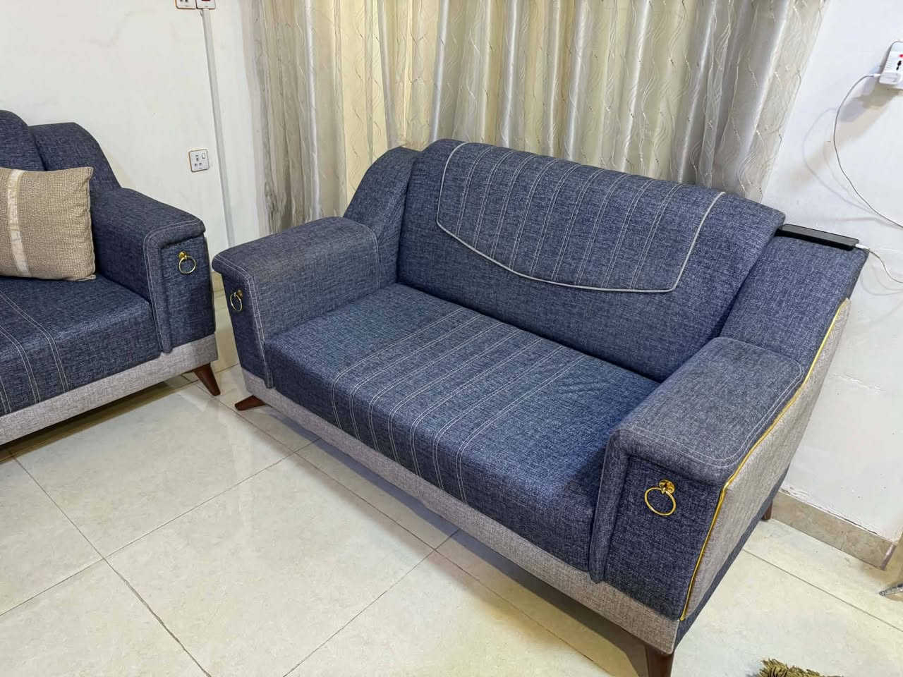 ديوان للبيع اخو الجديد عشر مقاعد المكان الحله *********** للاستفسار
