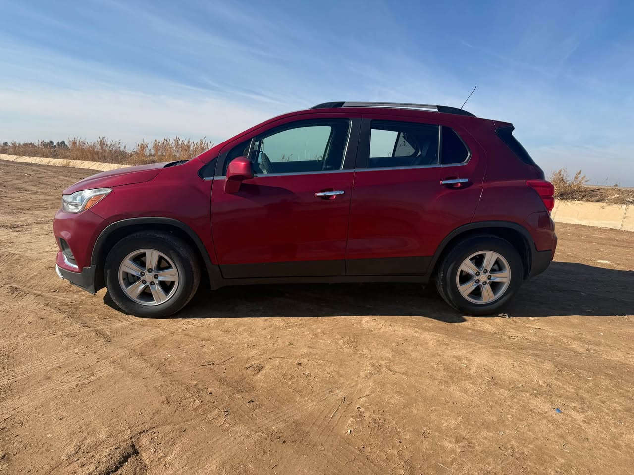 شوفرلية تراكس موديل 2018 موصفات LT معرفه مواصفاتها شي جداً حلو السيارة كفالة عامة بدون اي ضرر مجرد البونيد صبغ بدون دواخل السيارة رقم كركوك بسمي تحويل ثاني يوم ماشية 85 ألف لون مميز سيارة عائلية مابيها اي نقص مكانها كركوك وهاذة رقمي سعر مناسب (119) وبيها مجال بسيط
(***********) كركوك, العراق
