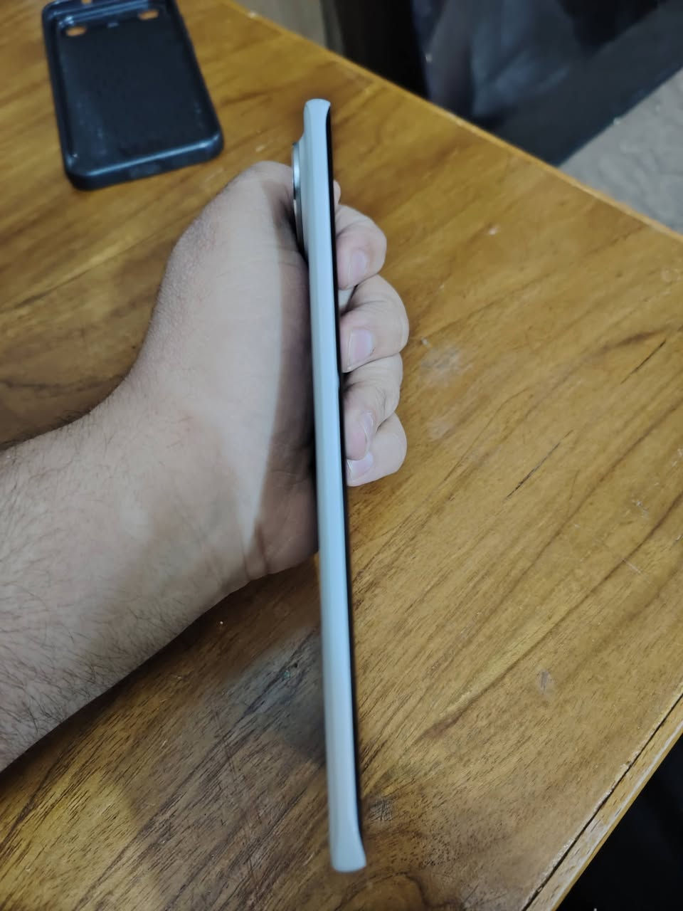 سلام عليكم للمراوس او للبيع جهاز pova slam 5g جهاز جديد نضافه 100% ملحقاته شاحنه و كفرات ٢ السعر 280 او مراوس ابهونر x9c x9B الرقم *********** واتساب العنوان بغداد حي الجهاد
