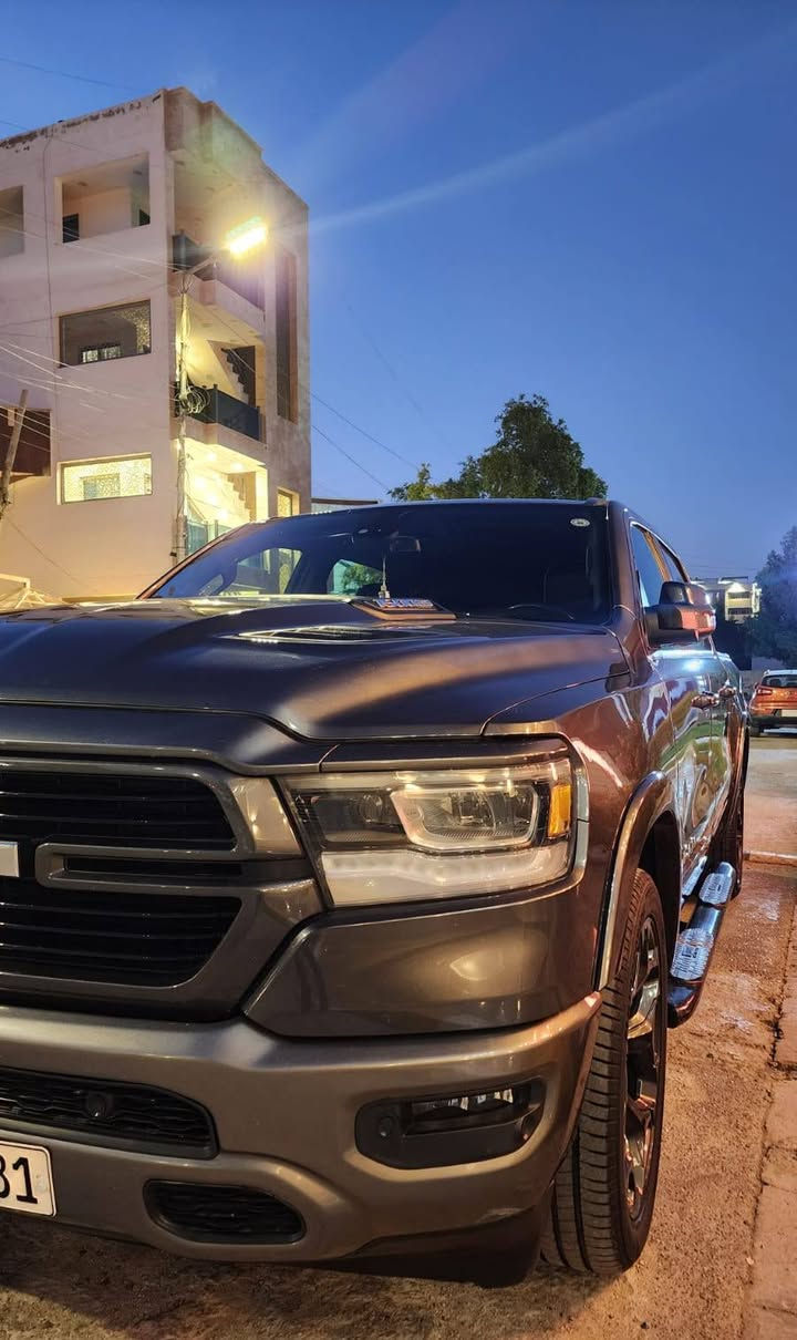 دوج رام 1500 
المحرك : V8 5.7L .
شمالية

السعر والاستفسار
***********

المواصفات :
* دفع رباعي 4x4. فور ويل
* رادار تفاعلي مع مانع تصادم. 
* نقطة عمياء. 
* تحذير الخروج عن المسار

* المصابيح الأمامية زنون.
* كشافات الضباب زنون. 
* المصابيح الأمامية والمصابيح الخلفية LED. 
* دخول ذكي (بصمة). 
* تشغيل عن بعد.
* مقاعد من الجلد الفاخر. 
* المقاعد كهربائية 
* المقاعد الأمامية تدفئة. 

*الستيرن تدفئه 
* شاشة كبيرة
* نظام ملاحة نفكيشن GPS.
* حساسات امامية وخلفية.
* 
* مانع تصادم خلفي. 
* مكيف خلفي.
*محدد سرعة.
* ويل  قياس 22 انج.
* مرايا كهربائية جانبية قابلة للطي كهربائيا.
* 
* الشباك الخلفي كهربائي. 
* المرايا الجانبية تدفئة. 
* باب الصندوق كهربائي. الخلفي .
* امكانية تعديل ارتفاع دواسات البنزين والبريك.
* هاند بريك كهربائي
* حساسات امامية. 
* حساسات خلفية. 
*
* مرايا مع خاصية التعتيم الذاتي. 
* مساحات تخزين إضافية 

مكان السياره زيونة
