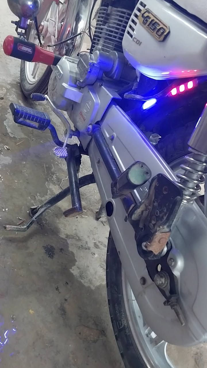 سيفان ٢٠٢١.بي ورقة فقط كارتونية.مكفولة كفالة عامة.للبيع سعرها من الاخير قفل 500.000الف الخالص مفتوح


**إذا كنت صاحب هذا الإعلان وتريد حذفه لأي سبب، رجاءا أرسل رسالة إلى الدعم الفني**