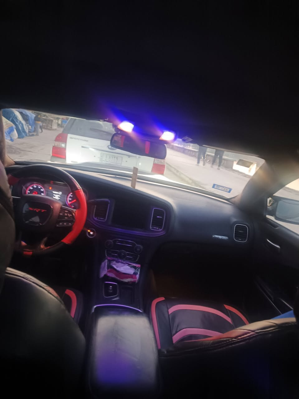 للبيع جارجر موديل 2016 السياره حلوه مال بيت بجم كبس وصار بيه حادث بلعراق جاملغات وقبق جنطه بجم كبس السياره بوليسي هيمي 8 سلندر 5و 700 السياره خير من الله كفاله كير مكينه حداديه كامله جديده قبل يومين من مسويه السياره بسمي تحويل نفس اليوم  وسونار السياره بلمنشون محدث بنيد بس ونصبغ بجم كبس ***********
