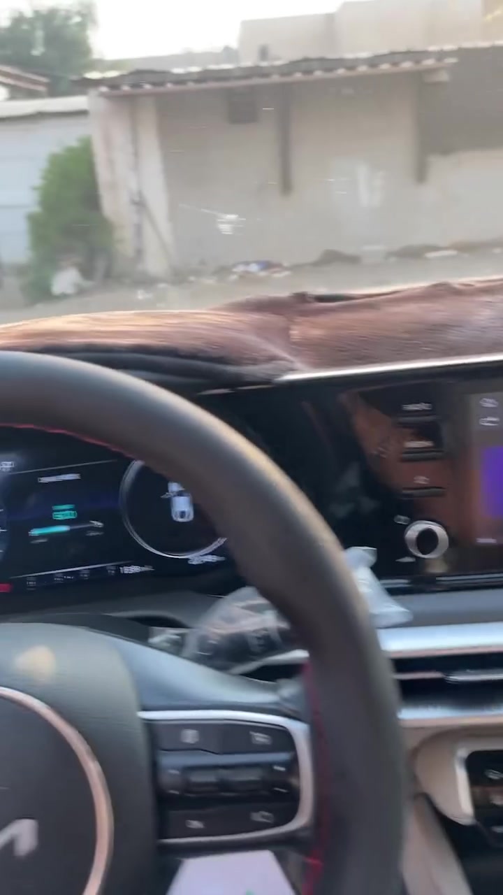 السلام عليكم للبيع
K5.   23 vip اعلى مواصفات 

وكالة nim 

خليجي  محرك 2500 تنفس طبيعي 

بعدها بضمان الوكالة ودفتر الوكالة وامورها كاملة 

ممشى السيارة حالياً 43 الف 

كفالة عامة السيارة بيها شخطين ممبينات فقط تجي وشوفهن 

مكان السيارة بغداد الاعظمية باسمي السيارة تحويل نفس اليوم 

سعر 21,500$


**إذا كنت صاحب هذا الإعلان وتريد حذفه لأي سبب، رجاءا أرسل رسالة إلى الدعم الفني**