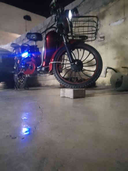 السلام عليكم باسكل شحن لبيع 5بطاري شرط البطاريات عل فحص موديل 2024جديد فول  مو صفات بلوتوث نشره جانبي السرعة 99شرط يقبط 🦅 باسكل مال بيت نضيفه  نضيف حيل النضافه أمام العين شرط الفحص السعر 300الرقم الهاتف ***********
