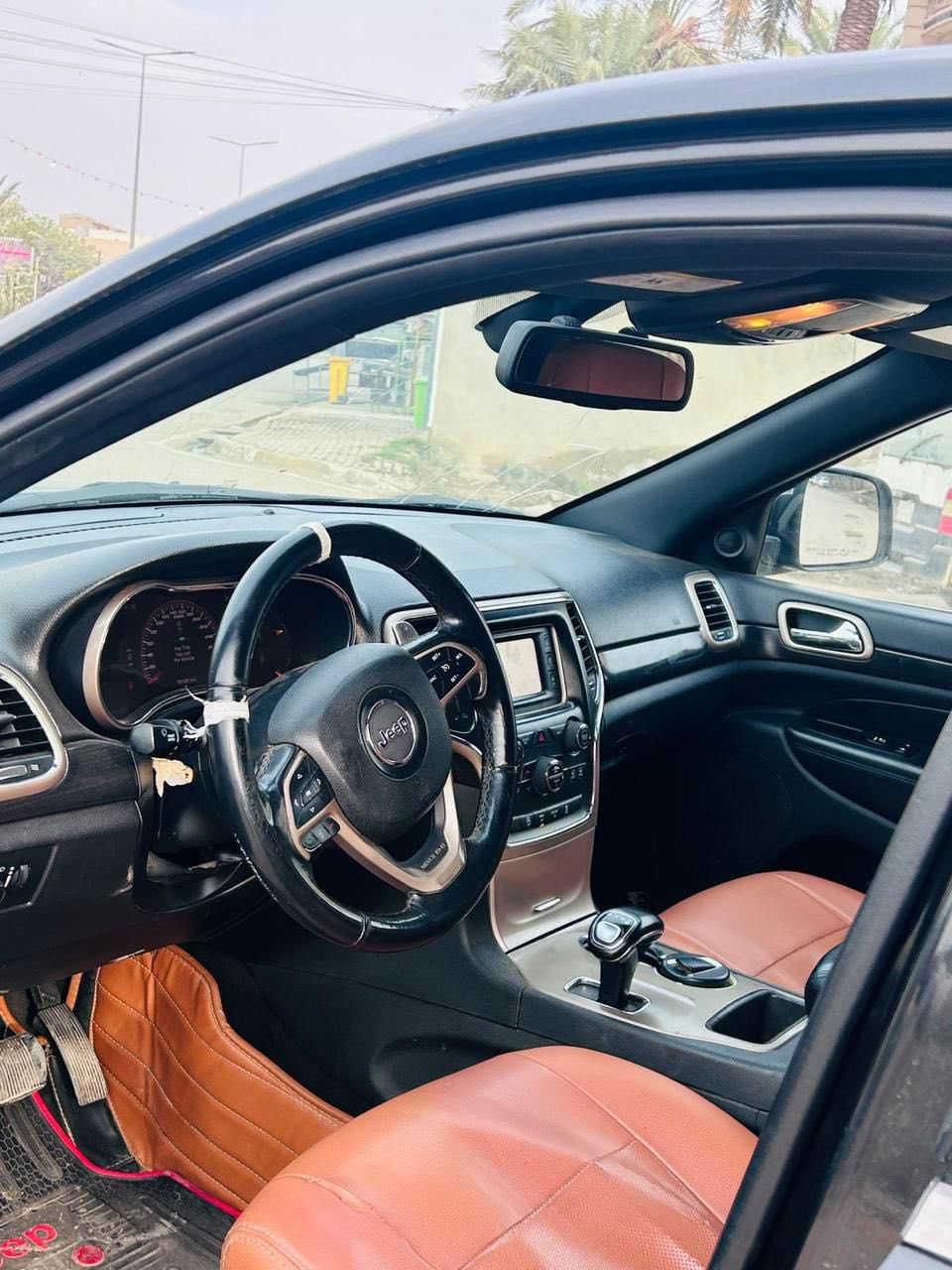 سلام عليكم جيب موديل ٢٠١٤ امريكي كلين تايتل كفاله من الصبغ والحادث سونار موجود  محرك ٣٦٠٠ سته سلندر رقم بغداد الجديد سنويه جديده هزه جديده بسمي مواصفات فور ويل كشن كهرباء داخل مجلد شفتات بالستيرن كامره وشاشه السعر ١٩٨ الاتصال ***********
