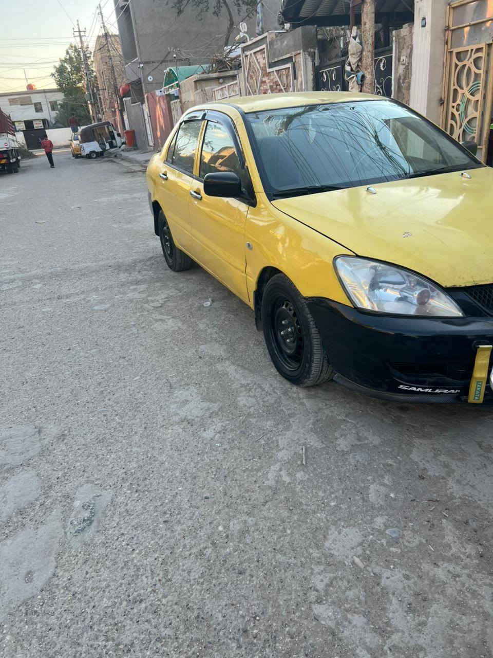 السلام عليكم 
لانسر موديل 2010 ب اسمي تحويل ثاني يوم 
رقم انكليزي هزة جديدة مكينه وكير نضيف 
تبريد تدفئة شغال 
كير عادي 
بيهه بارد باب الصدر فقط 
السعر 66 ورقه وبيهه مجال حك الجيه بسيط 

مكاني بغداد الشعب 
استفسار *********** 
ممتواجد ع الفيس
