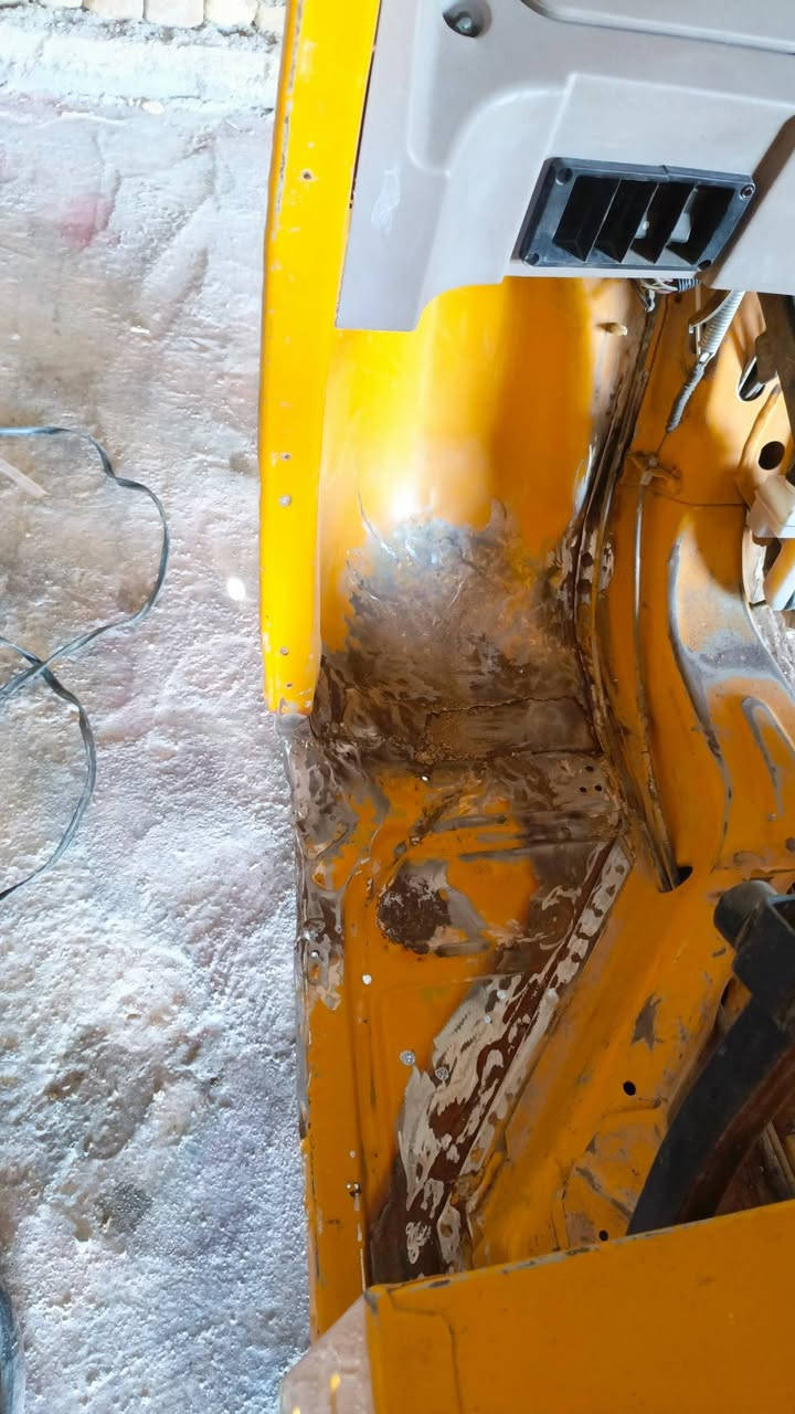 صبغ وسمكره تكاتك بوليش كص خياسات ....شغل التكتك قبل وبعد التصليح 
مكان رفاعي 
***********
