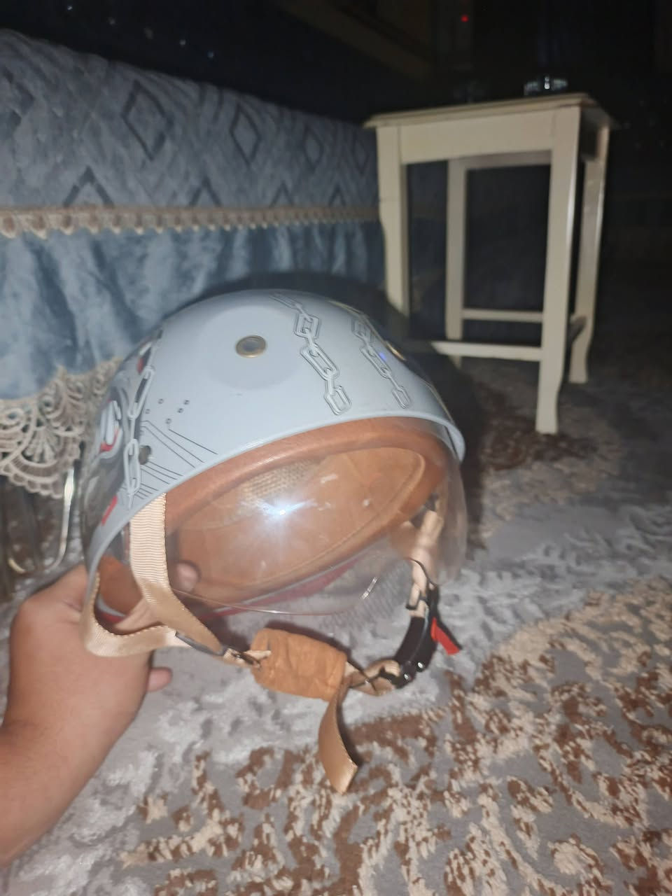 خوذه علئ سكل شفقه. مبطنه من الداخل فرو ثخين وجديده كامله سعر 25 الف مكاني كربلاء حي القادسيه ***********واتساب فقط توصيل موجود لمعلموات غير مستخدمه
