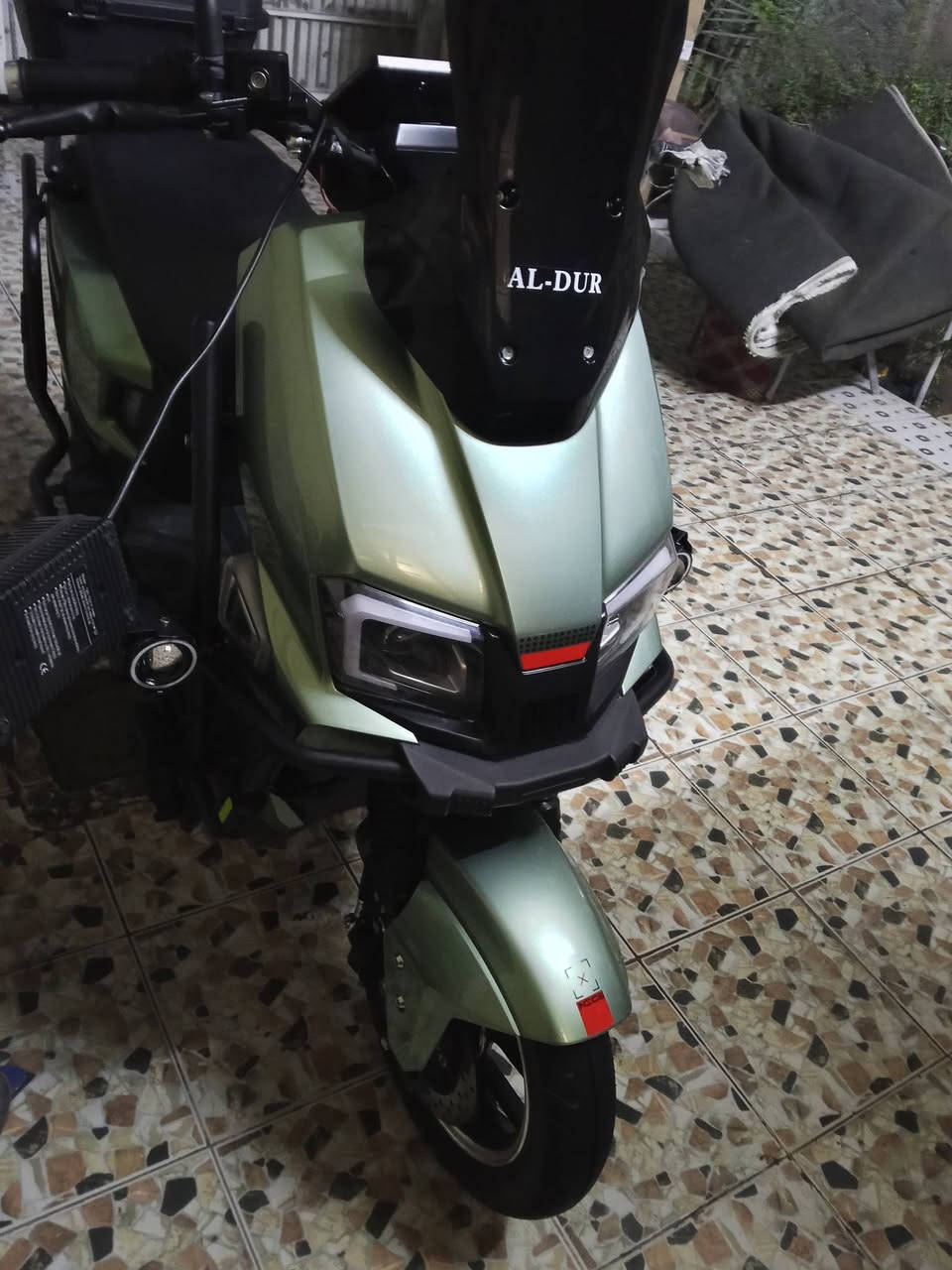 السلام عليكم ورحمة الله وبركاته
دراجة ريان الصاعقه للبيع .

المواصفات/ملف 3000-3سرع تمشي بالشحنه الوحده اكثر من 75كيلو 6بطاريات سرعته 100حقيقي مشيته كلش ناعمه ومريحة بالمشي اشاير يمنه يسره واشيار بالمريخ 

مساحه تخزين كلش واسعه وعندك مساحه إضافية مثل ماموضح 

منفذ شحن بيه درع 360درجه داير الدراجه كلش حلوه تجي واشوف بعده جديده 2026

مكاني بغداد الدورة حي اسيا 

للاتصال والاستفسار

***********

السعر :مليون و150وبيه مجال
