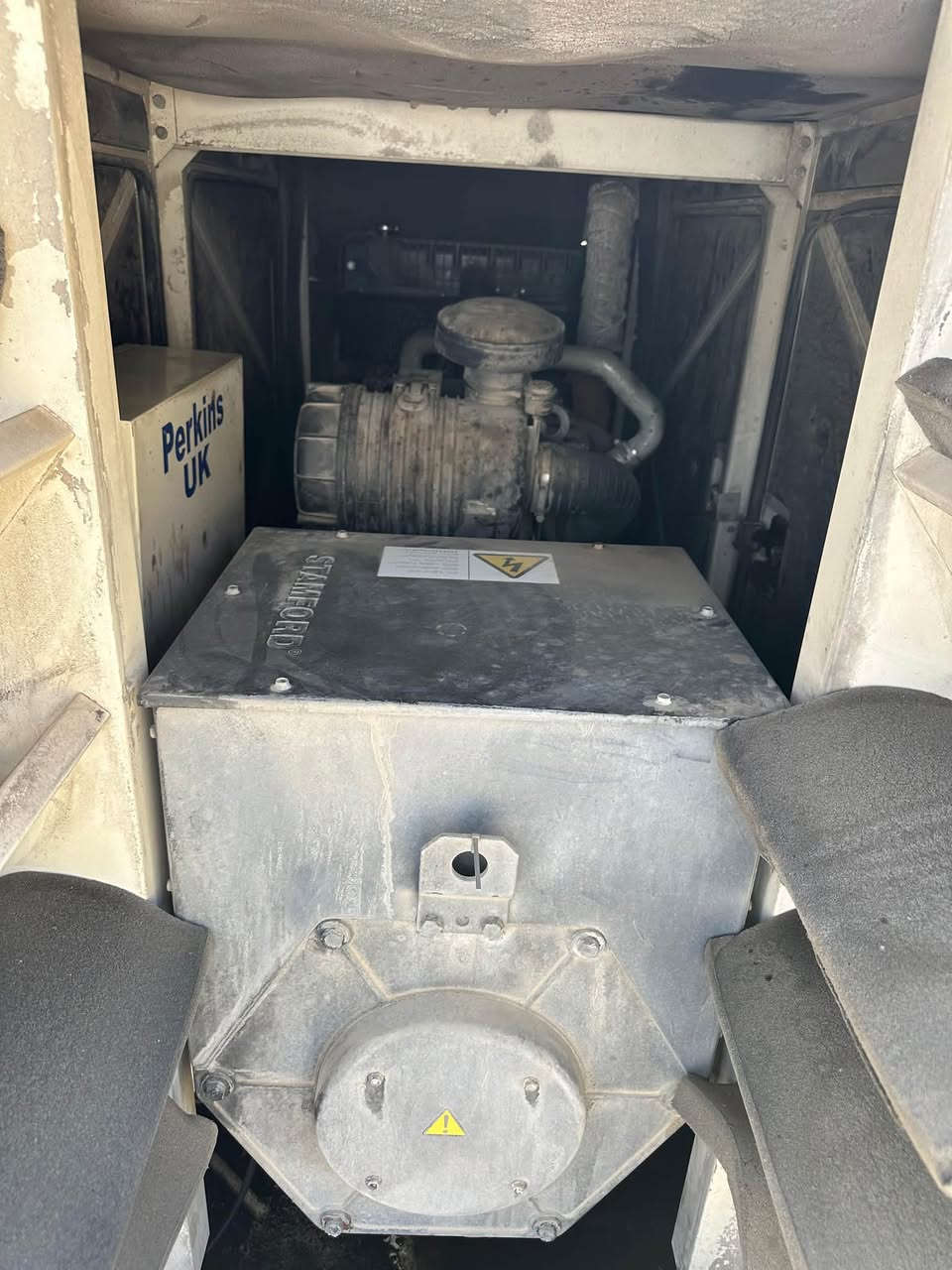 السلام عليكم مولد بيركنز كاتم للبيع مامفتوح
6 بستم 
150 KV
السعر 125 ورقه 
12500$ 
للاستفسار والتواصل ***********
