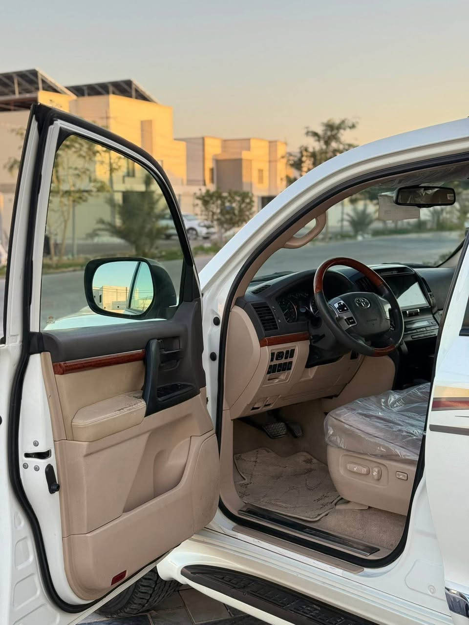 تويوتا لاندكروز  GXR  2013   

6  سلندر 

فول موصفات ساز 

كفالة السيارة لإصبع لاتبديل البارد

بسمي رقم أربيل 

8 ايرباك 

تخم تاير ياباني حدادية جديدة 

استعمال شخصي 

السعر مناسب الشراي يتصل ويدلل 

‭0789 337 9569‬ بغداد, العراق
