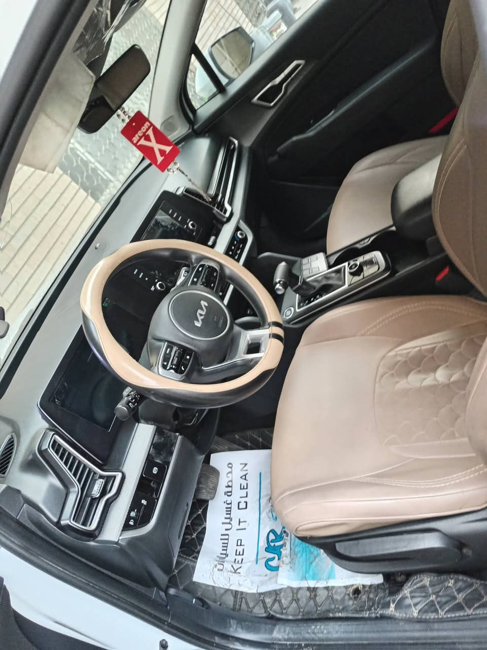 السلام عليكم سياره كيا سبورتج موديل 2024
خليجي مكفوله من الضربه
ماشيه 60الف
السعر21 $ 
مكاني بغداد
الرقم ***********
