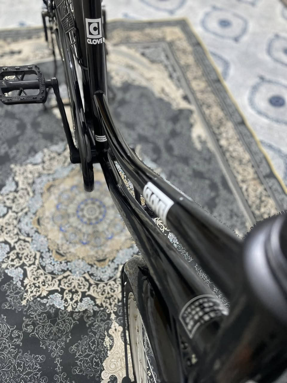 السلام عليكم 
بايسكل حجم 26
للبيع 
اسود لمعه فول
بايسكل عوزه بس جناي 
موديل 19
المكان حيانيه اول لاين 
فيس قليل متواجد بي 
واتساب موجود ***********
