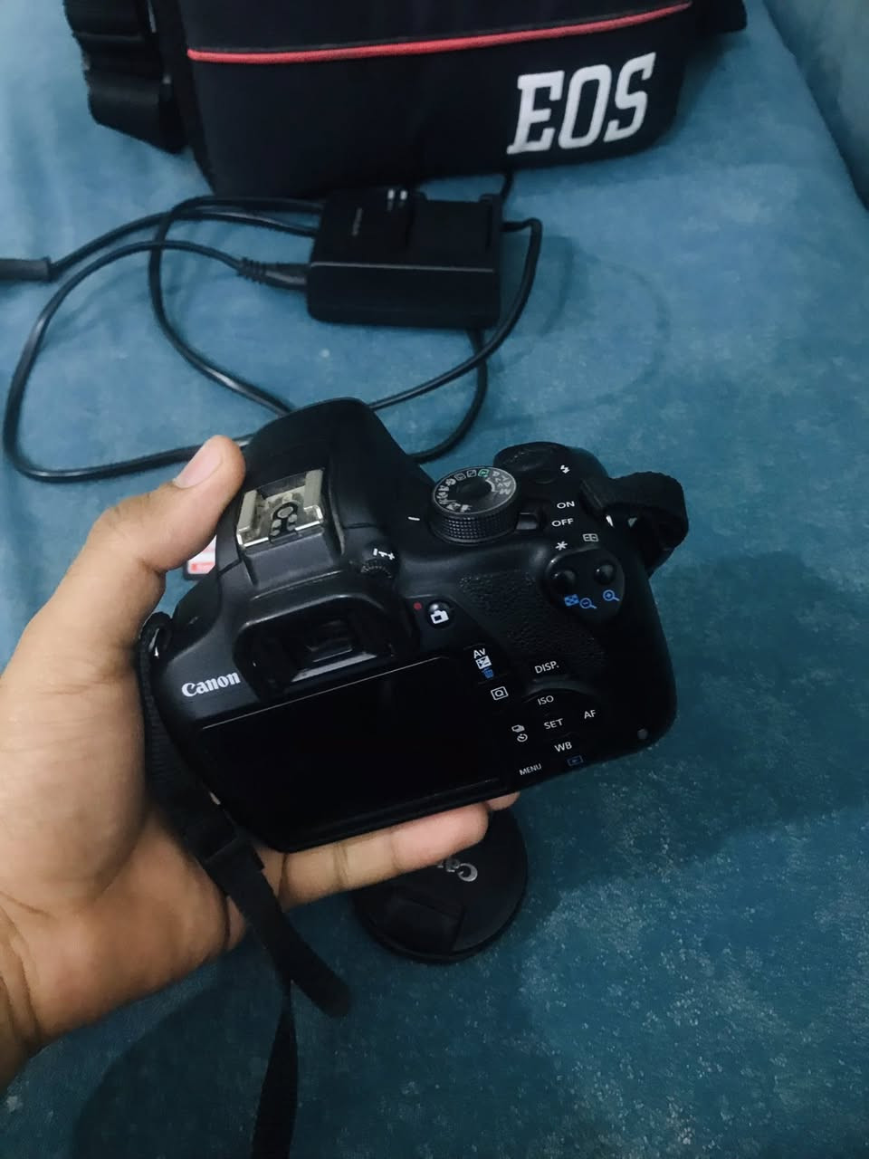 كاميرا كانون 1200D للبيع
نضيفة جداً جداً ومستعملة قليل💯😍.
مع كامل الملحقات👌🏾.
1- زوم رياضي 75-300 mm
2- بطارية اصلية مع شاحنة
3- جنطة
4- رام عدد 2 ( 16،32 ) غيغابايت 
5- جهاز نقل الصور عدد 2 ( متعدد الاستخدام للايفون و الاندرويد )
6- حزام 
7- قبق لحماية العدسة من الاضرار 

السعر مناسب جداً للاستفسار موجود واتساب :
***********
او مراسلة الصفحة
