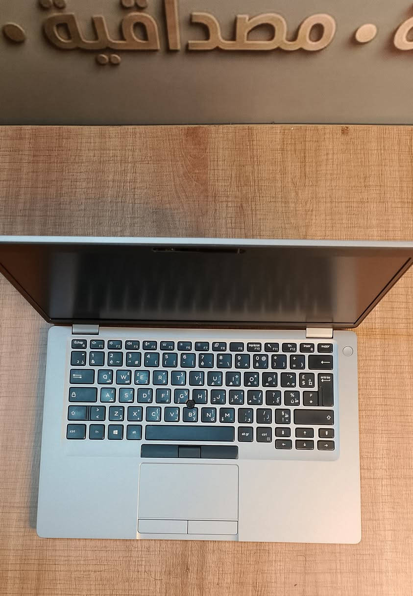 🔥 بسعر لن تجدوا له مثيل..

​نقدم لكم العملاق العملي DELL 5410 خفة الوزن مع قوة الاداء..
​المعالج: Intel Core i5 (الجيل العاشر) — قوة وأداء مستقر تحت ضغط العمل.

​ الذاكرة (RAM): بسعة 8 جيجابايت — تضمن لك تنقلاً سريعاً بين التطبيقات دون أي بطء.

التخزين: SSD 256 جيجابايت — سرعة إقلاع صاروخية للنظام والبرامج.

​الشاشة: 14 بوصة بدقة FHD — وضوح ممتاز ومريح للعين أثناء الاستخدام الطويل.

البطاريةوالنظافة: أداء مميز يدعم ميزة الشحن السريع لترافقك طوال ساعات عملك أو دراستك مع نظافة ممتازة.

الأمان والخصوصية: يحتوي على غالق كاميرا يدوي (Shutter) لحماية خصوصيتك بالكامل.

المنافذ: يحتوي على كافة المنافذ الأساسية (Type-C الشحن السريع، منافذ USB 3.2، منفذ HDMI لربط الشاشات، ومنفذ LAN للإنترنت).

​ السعر:
​280 ألف دينار فقط!.
​🚚 يوجد خدمة توصيل لباب بيتك.

​🟢للحجز والاستفسار راسلنا على واتساب👇👇: 
https://wa.me/9647747710677

🔴"تنويه لزبائننا الكرام: البيع متوفر نقداً فقط، لا نتعامل بالأقساط."


**إذا كنت صاحب هذا الإعلان وتريد حذفه لأي سبب، رجاءا أرسل رسالة إلى الدعم الفني**
