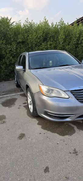 السلام عليكم 
للبيع كرايسلر C200 موديل 2013
كير جيد جدا ومحرك جديد
تبريد وكهربائيات كامل وكلشي شغال 
باتري جديد بعده بالضمان 
التايرات جديده عدا واحد خلفي محتاج تبديل
اللايتات لد كلش حلو شغل علي الدليمي   
السيارة حلوة ناقصها شريط ستيرن وبطاين للجاملغات الأمامية فقط 
رقم كربلاء مشروع وطني شرط التحويل 
السعر 75 ورقه مكاني بغداد 
***********
