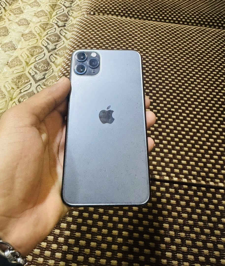 السلام عليكم iPhone 11 Pro Max جهاز نضيف
فقط بطاريه ابدله اصليه 100
ذاكره 512
الخاص مفتوح
يرهم مراوس حسب القناعه


**إذا كنت صاحب هذا الإعلان وتريد حذفه لأي سبب، رجاءا أرسل رسالة إلى الدعم الفني**