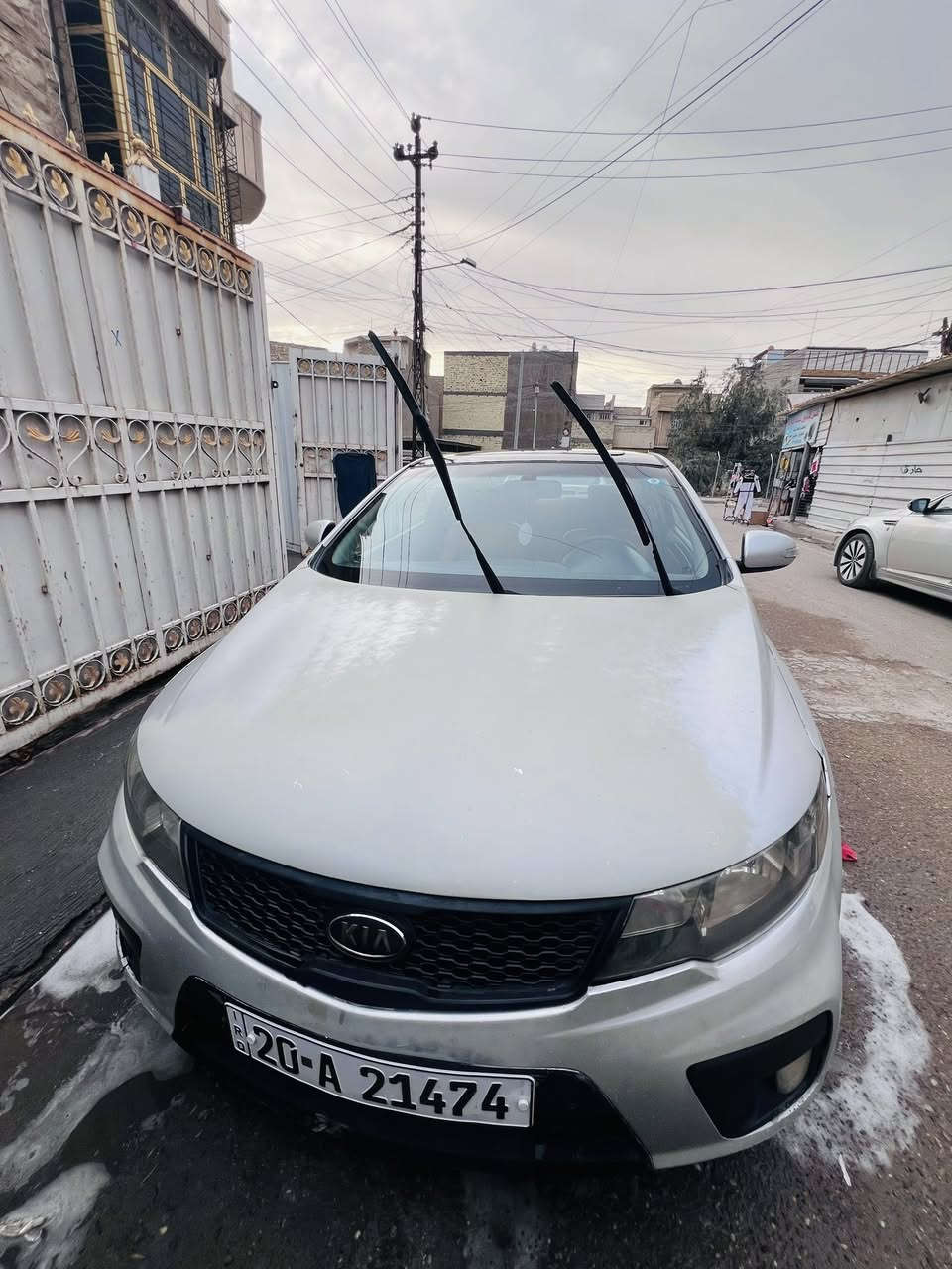 يا الله السلام عليكم
فورتي كوبيه  2010  فول مواصفات عدة البصمة وارد امريكي حادثها جاملغ خلف السائق مكينة 2400 دوش كير ومكينة بحالة جيدة جداً صدر جديد تخم تاير جديد تدفئة تبريد كلة شغال وبحالة جيدة جداً بيها جراد البنيد والصندوك السيارة باسمي الرقم الانكليزي الجديد السعر 78 وبيها مجال رقمي *********** مكاني بغداد الزعفرانية
