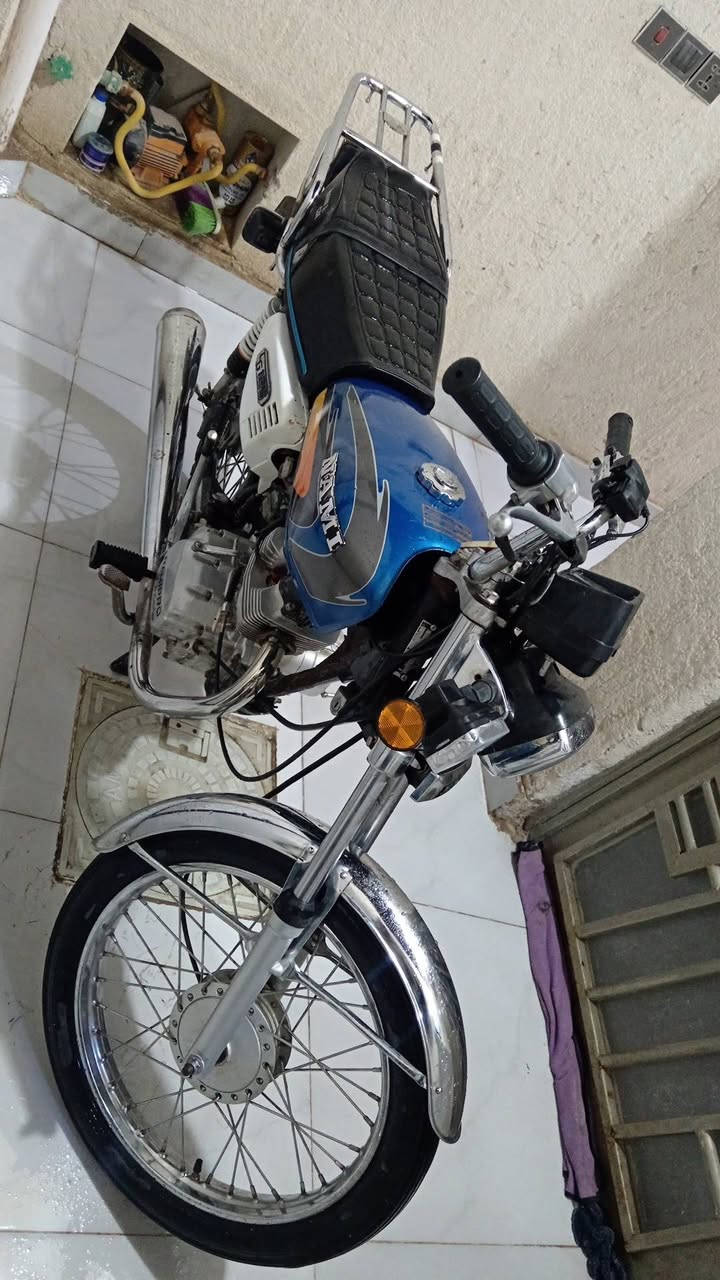 اربعه كير موديل 2023 رقم انكليزي لوحات 2
السعر 1200بيه مجال للاستفسار الاتصال *********** او وتساب مكان نجف
