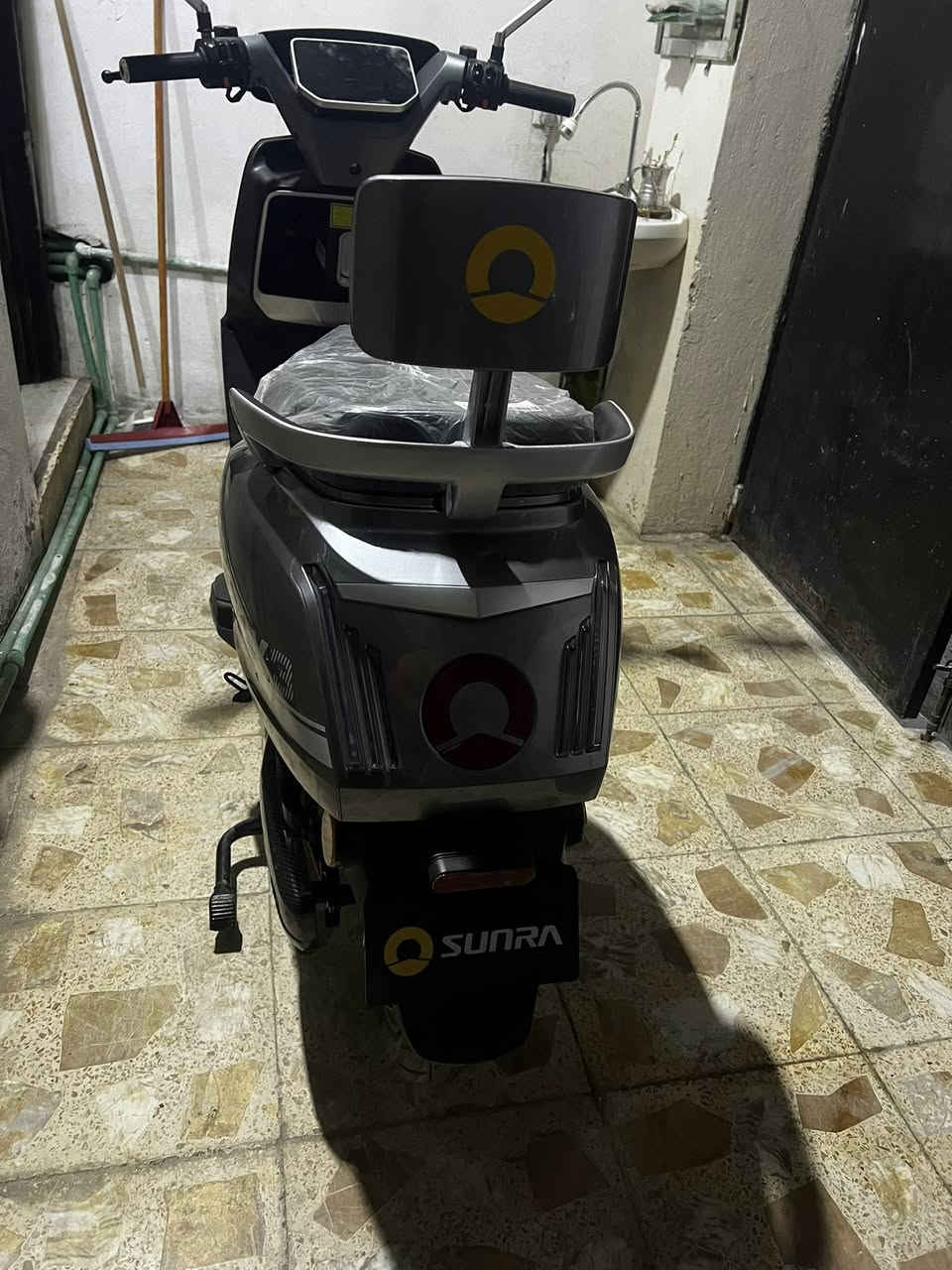 دراجه شحن موديل 2026 فول مواصفات 
تمشي 75 كيلو 
سرعتها 55 حقيقي 
بيها ضمان 3 سنوات 
نضال بريك مانع انزلاق 
الدراجه مفولا السعر مليون و100 وبيها مجال 
سبب البيع جبيره مصارلها سبوع مكان ماعندي


**إذا كنت صاحب هذا الإعلان وتريد حذفه لأي سبب، رجاءا أرسل رسالة إلى الدعم الفني**