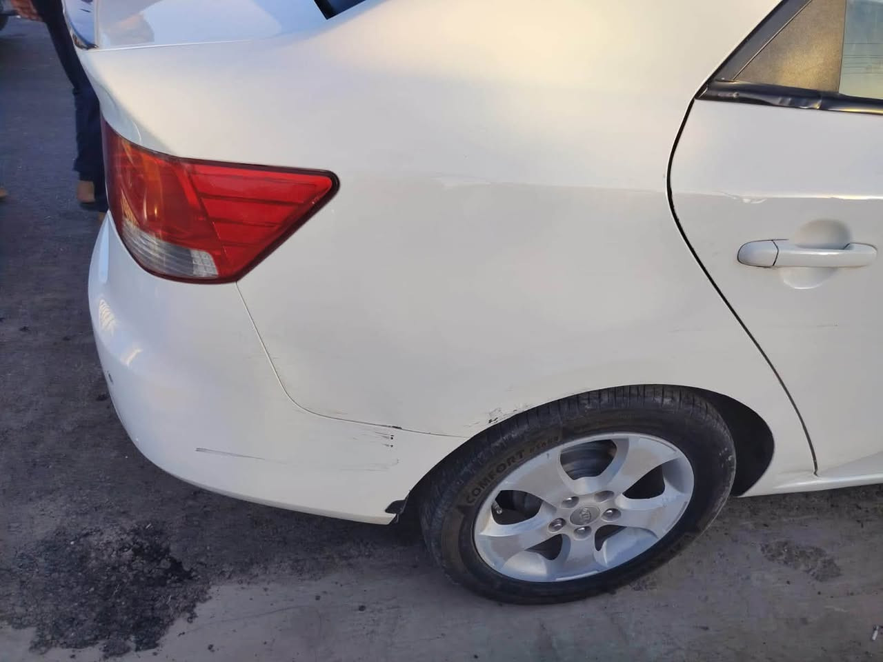 السلام عليكم سيارة كيا سيراتو سيارة حلوة وصافية بيهة بابين  ضرر السعر 80 ورقة وبيهة مجال بسيط مكاني ديالى بعقوبة ما متواجد فيس بس اتصال 
***********
