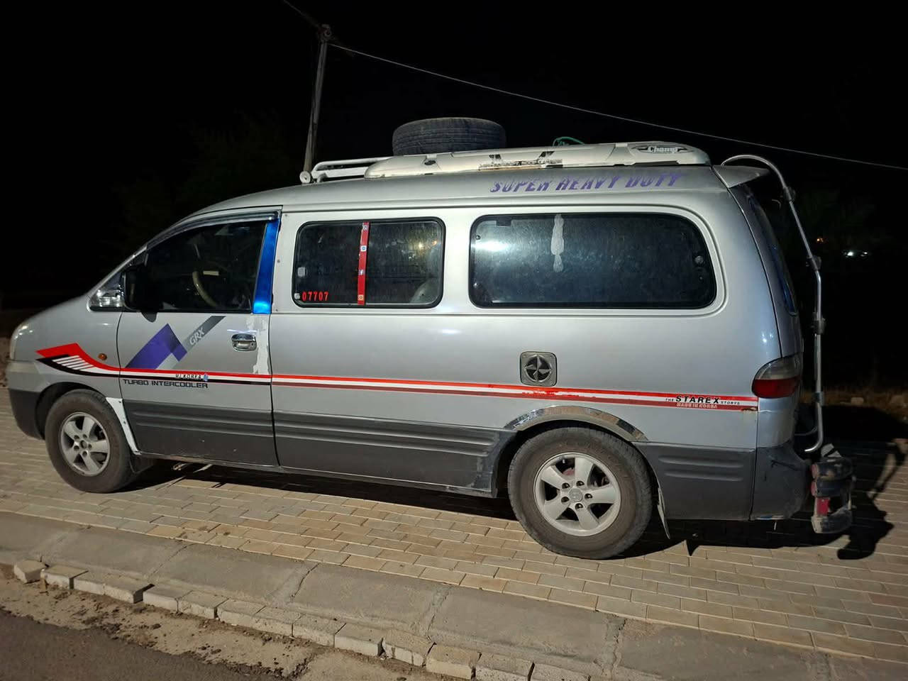 السلام عليكم
استاركس 2006 للبيع رقم بغداد انكليزي 
سيارة بيهة طخة بجاملغ لخلفي حار او بل بنيد بارد
ولباقي مكفول 
السعر/ 80 وبيهة مجال  مكان لسيارة صلاح الدين
للاستفسار اتصل وتدلل. 
***********
