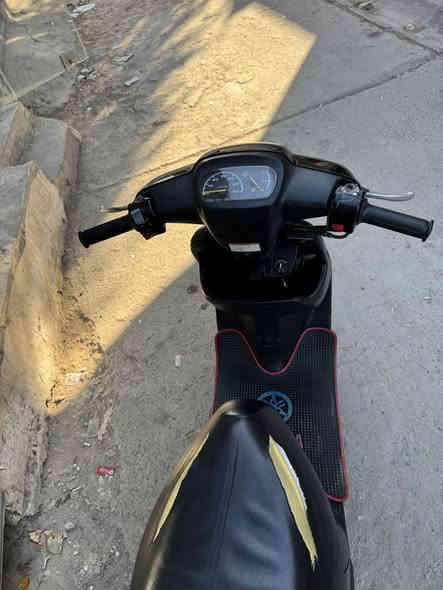 السلام عليكم 
دراجة بطة موديل ٢٠٠٣ خطين قفل اكسن دراجة مال حاوية ما مفتوح بيها برغي لا مكينة ولا قبق كلجات شلعة تشك الكاع معدل فوك ٦٠ مابيها نقص برغي وصل معرض موجود للاستفسار ***********
