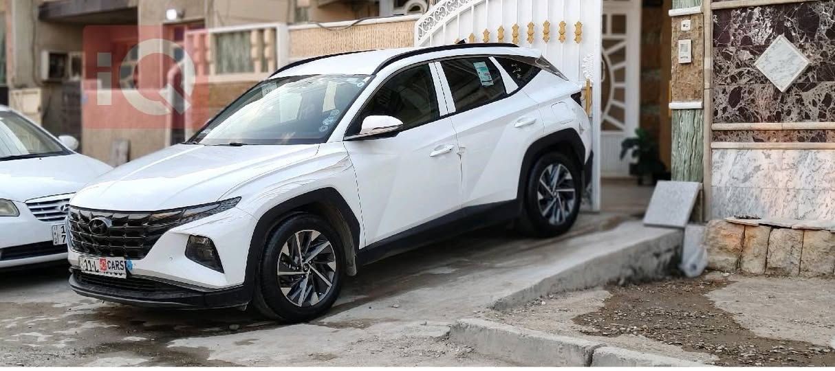 للبيع | هيونداي توسان 2024 خليجي 🇰🇷

إذا تبحث عن توسان نظيفة ومتعوب عليها، فهذه السيارة تستحق المعاينة.

- موديل: 2024
- وارد خليجي
- اللون: أبيض
- الممشى: 60,000 كم
- مستلمة صفر كيلومتر وعلى يد شخص واحد فقط
- المحرك والكير كفالة
- السيارة بضمان شركة الأولى 
- محتفظ بجميع تسجيلات دخول السيارة إلى شركة الأولى وإجراء الصيانات الدورية

الإضافات والمميزات:
✅ عازل حراري ( أصلي ) السياره بالكامل
✅ كار بلاي لاسلكي
✅ برمجة احترافية لسماعات الوكالة (الصوت خرافي)
✅ أرضية جلد دوشمة من أرقى الأنواع للمحافظة على  السيارة
✅ السيارة مهتم بها جدًا، نظيفة وبحالة الوكالة

الملاحظة الوحيدة:
غمازة بسيطة جدًا في الباب الخلفي الأيمن، ولا تؤثر على السيارة.

📍 الموقع: بغداد

📞 للاستفسار والاتصال فقط: ***********

الخاص مغلق، يرجى الاتصال مباشرة.

