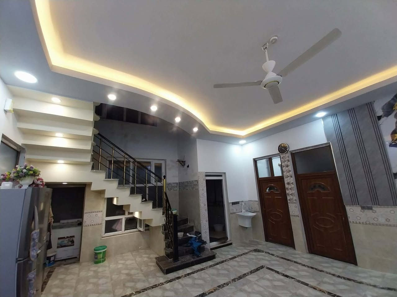 � بيت للبيع – بناء جديد وموقع مميز 🏡
📐 المساحة: 200 متر 

🔹 مواصفات البيت:

* غرفتا نوم

* صالة

* استقبال

* حوش كبير

✅ بناء جديد ومميز

✅ جميع الخدمات متوفرة (تبليط، كهرباء، ماء، ومجاري)

✅ يقع على شارع رئيسي، مما يجعله مناسباً للسكن أو الاستثمار.

📞 للاستفسار والمعاينة:

مكتب علاء التميمي للعقار والخدمات المالية

***********-***********

موقع البيت حي الحشد

✨ فرصة مميزة لامتلاك منزل حديث
