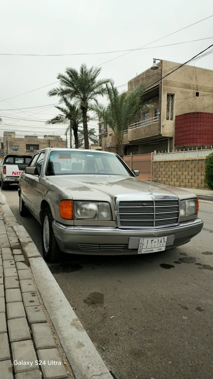 السلام عليكم
للرغابة مال رئاسي
مرسيدس جامبو 300 se 
لون شمباني موديل 1986
 السيارة معمره من الدعامية للدعامية 
حدادة نظيفة 
غرفة جديدة
مكينة و گير بلادي
سلايد جام
السيارة ما ناقصها شي مثل ما واضحة بالصور نظيفة
السعر ٧٠ ورقة و بيه مجال للشراي 
مكاني بغداد / القاهرة 

***********
***********
للأستفسار هاي الأرقام
