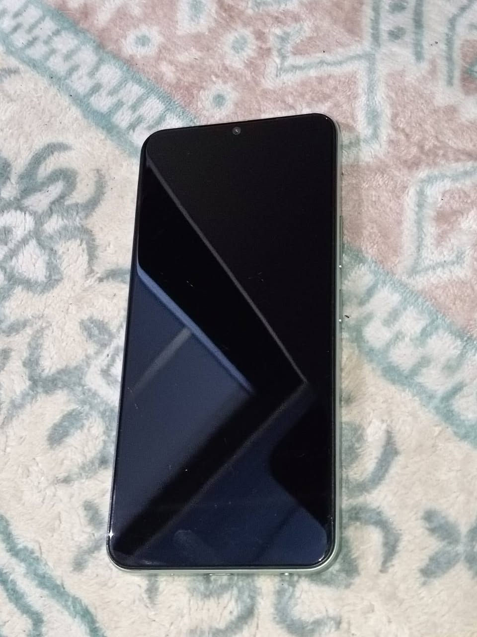 سلام عليكم 
جهاز vivo Y0
ذاكرة :-128
بطارية :-100
النضافة شوفت عينكم 99
شاشة :-6 ,30
كامرة سلسلة تجنن
السعر 250 بي مجال حك جيتك
رقمي ***********
