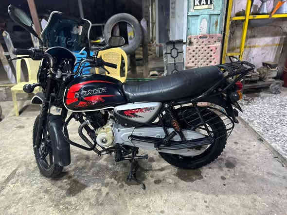 السلام عليكم بوكسر موديل 23 رقم بغداد بسمي الدراجه نضيفه محرك مابي اي تنقيص زنجيل جديد السعر مليونين /300 بيها مجال قليل *********** مكاني العبيدي
