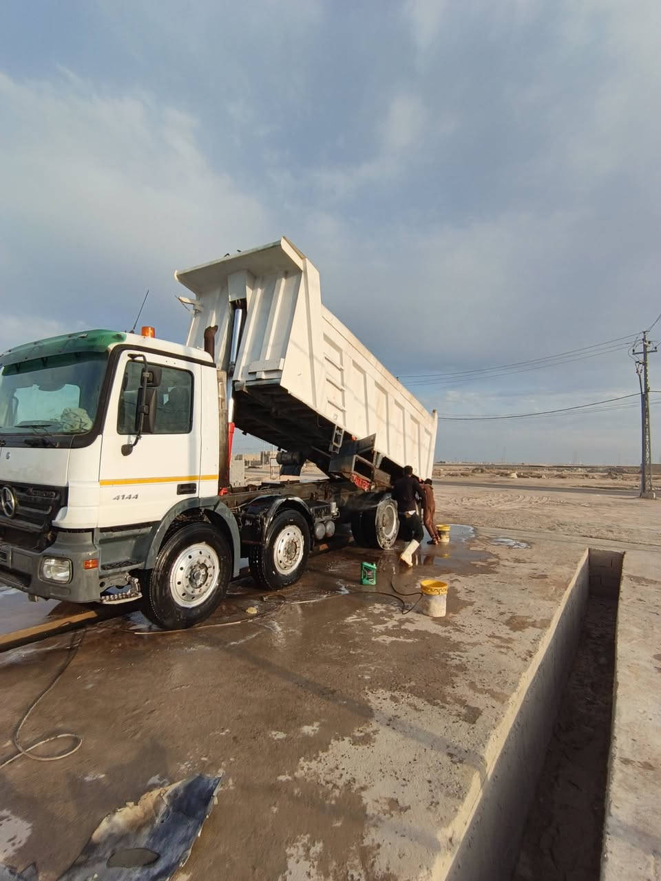 كتروز 2004دمعه كير عادي  210جديد مكينه لا تنقيص ولا تبخير حجم 44 6 سلندر  مجموعة نص جياف جديدة سيارة شيال سعر سياره ((460بيه مجال لشرايه)) ***********  رقم سياره بصره  مكان سياره با لبصره
