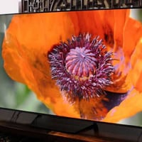 Hisense U7N 65الشاشة غنية عن التعريف النضافة 100 ٪بعدها بلزكات الشركة ...