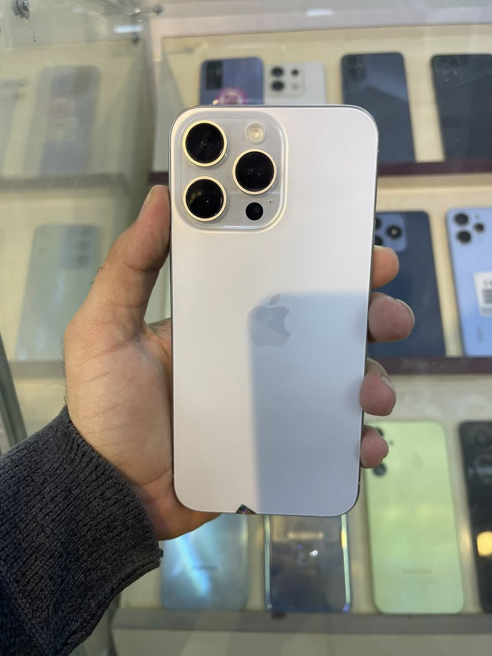 نقداً وبالتقسيط المريح 

ايفون 15برو ماكس
ذاكرة 256
نموذج M 
بطارية 92
دبل خط
نظافة 100%
السعر مناسب 
🏪📍زورونا في موقعنا 
مركز الوسام للأتصالات 
سامراء-بداية دخول حي الخضراء من جهة الافراز يساراً -قرب صيدلية زهرة الياسمين (الركن )مجاور ازياء البارون 
اتصال:-***********
وتساب:-***********
يوجد خدمة توصيل كافة أنحاء العراق
