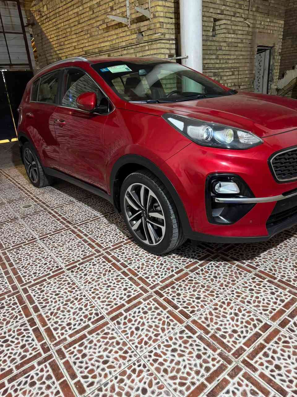 كيا سبورتج موديل 2020 خليجي الشركة الدولية رقم جديد ماشية 80 مكفولة عدا بعض الملاحظات تخم تاير جديد مكينة دوش 2000 السعر ١٧٠ وبيها مجال بسيط ***********
