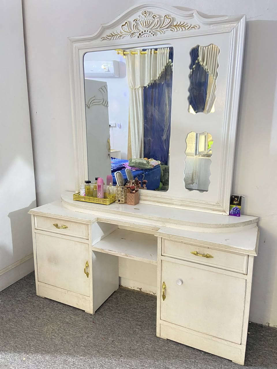 غرفة اخشاب نجارة عراقي بتصميم تركي مصبوغ بصبغ سيارات ابيض اريد ابيعها  اللي حاب يشتري يراسلني السعر مليون ونص وبيها مجال انشالله 🩷 العنوان قرب سيطرة ام الهوى


**إذا كنت صاحب هذا الإعلان وتريد حذفه لأي سبب، رجاءا أرسل رسالة إلى الدعم الفني**