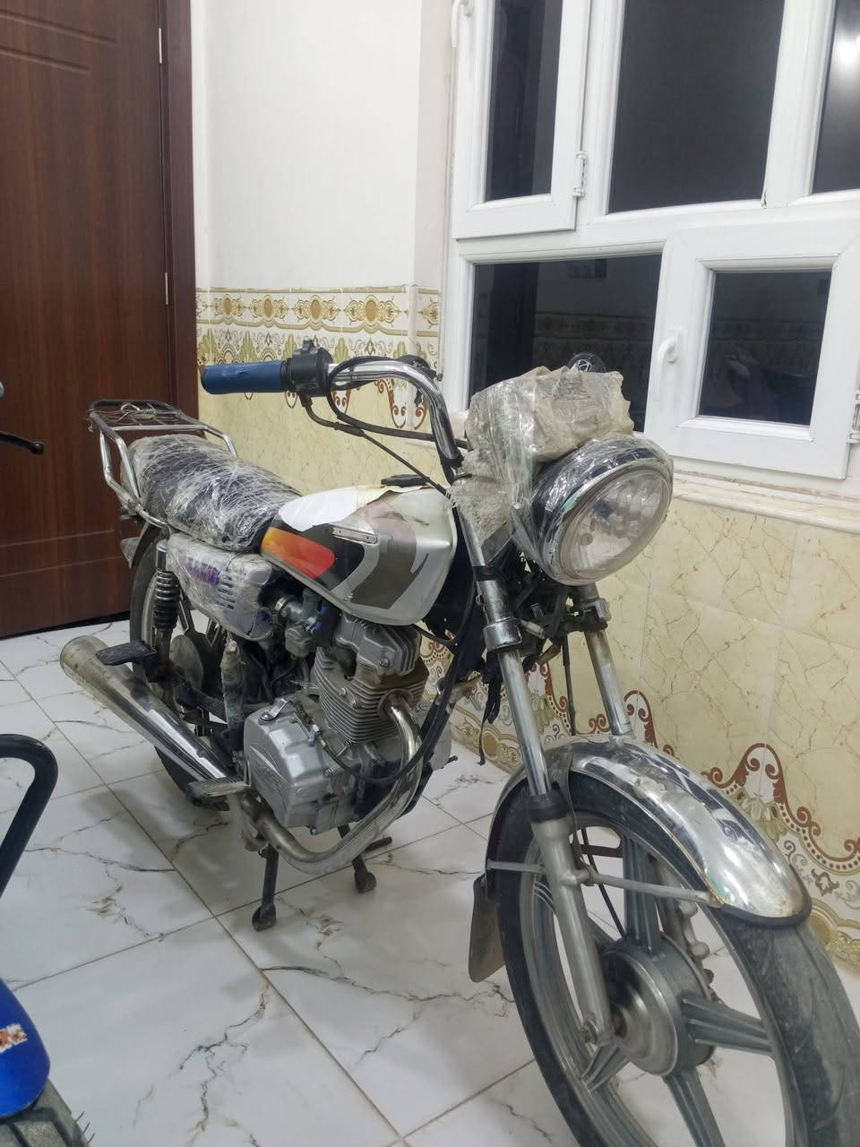 سلام عليكم إعادة نشر بسبب العوده الكاذبه دراجه ايراني موديل 21 كلشي شغال بيها نكره  مكاني الرمادي صوفيه
سعرها 250وبيها مجال رقمي ***********
