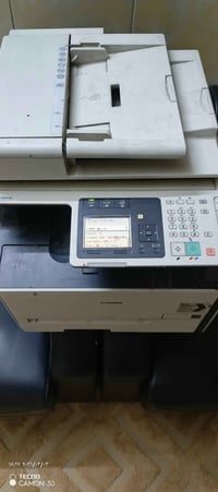 طابعه كانون للبيع مستعمله بيها خلل بالباب وشغاله و مستعجل على البيع وس...