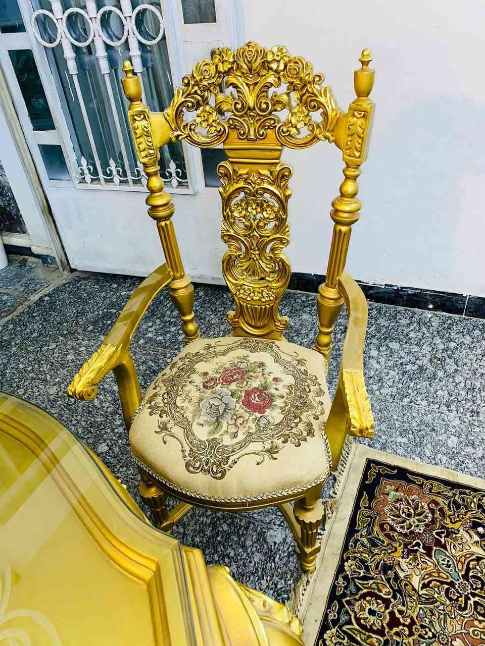 السلام عليكم
السلام عليكم 
ميز طعام مصري دمياط نضيف اخو الجديد 8 كراسي 
ماخذي 48ورقه سعر البيع مليون 600 العنوان البلديات شارع التجار ***********
