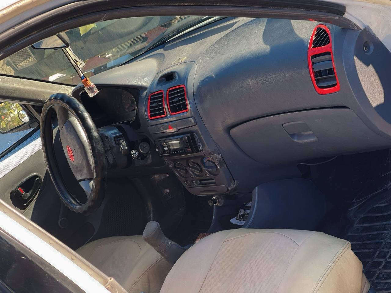 هۆندا ئەکسینت 2001 شورتەیی
رەقەمی سەنەوی تازەیە تا2028
مەسروفی نیە تەقەورەقەی نیە
قوفڵ مەرکەزی 

گێڕو مەکینە بەشەرت  تەبریت ساردو گەڕم لەسەر سویج .پاوەر بەشەرت 
نەزیک چواقورنە

ژمارەی خاوەنی 
***********
ڤایبەرو  واتس ئپ رانية, السليمانية
