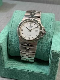 ساعات سويسرية • قطع مخزنه