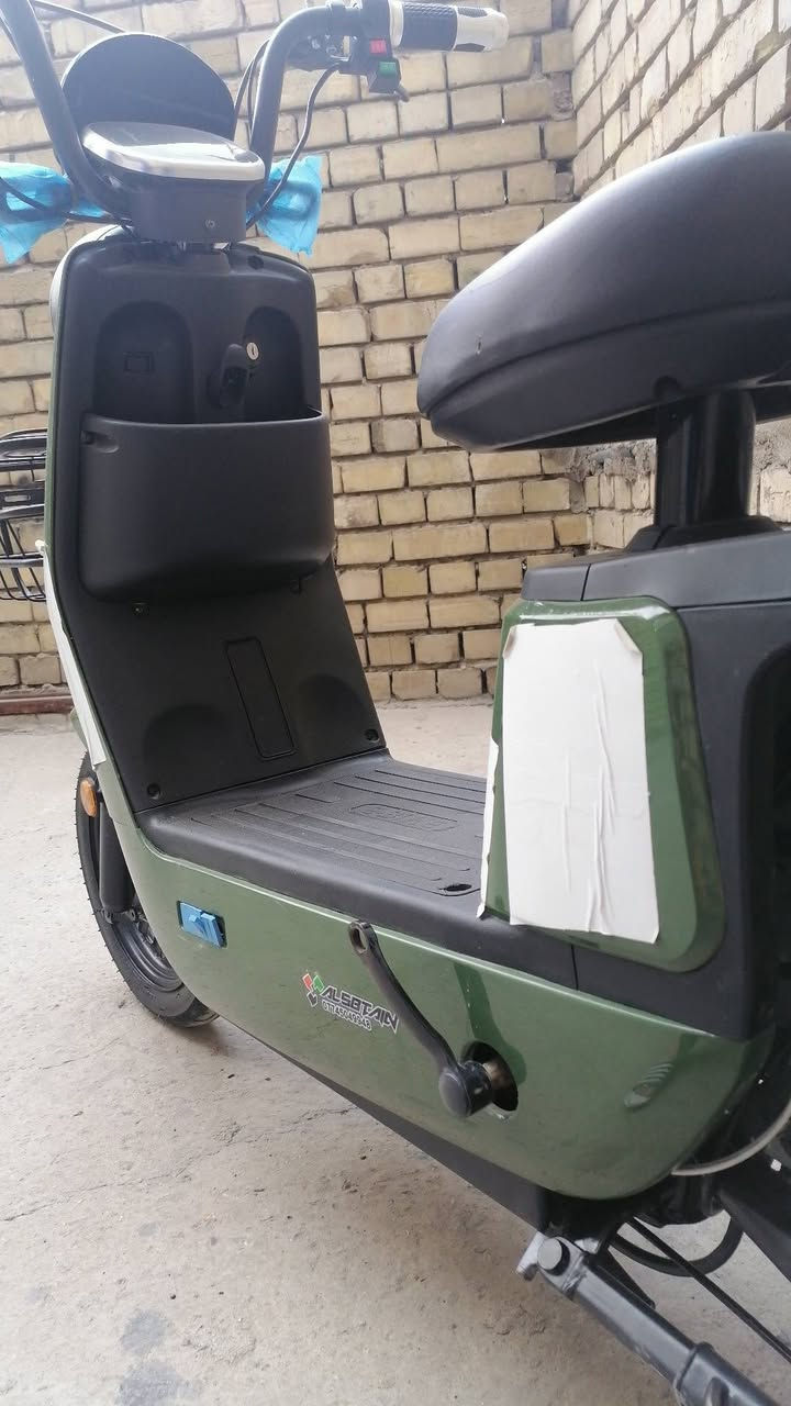 السلام عليكم للبيع دراجة شحن (مستخدمة ٣ ايام) جديدة الون زيتوني السعر ٢٧٥ وبيها مجال حگ جية للتواصل *********** محمد
