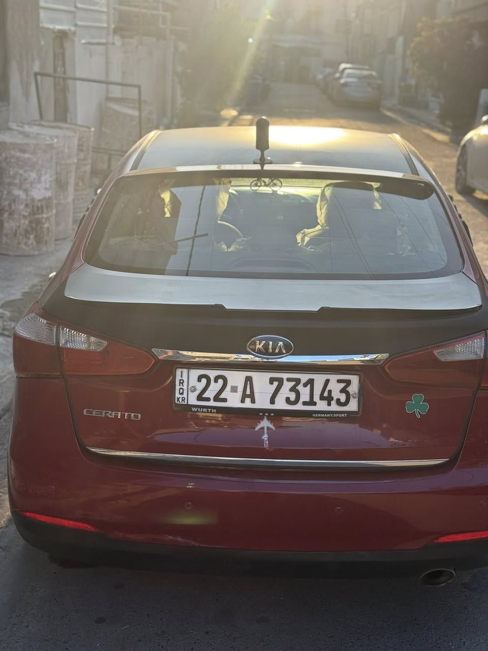 السلام عليكم شباب سيراتوا 2013 شكل ال 14
رقم اربيل الجديد باسمي 
مكينه 1600 
مواصفات كامره شاشه 
تحكم ستيرن 
كروس سرعه 
تبريد قطعتين 
ماشيه 185 
مكينه و كير ما مفتوحات 
بيها 3 قطع صبغ بدون دواخل ولا ايرباك
مكاني الطوبجي 
السعر 115 و بيها مجال قليل 
***********
غير متواجد على الفيس
