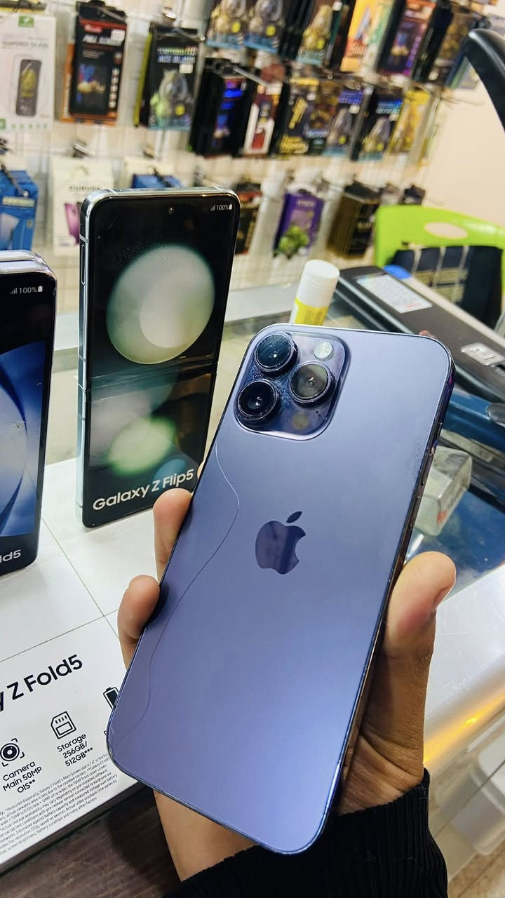 سلام عليكم للبيع 14برو ماكس بلادي شرق اوصط كارتونه وياه وكيبل ويا الجهاز مال بيت استخدام بيت 
فقط بس شرك بظهر وبي 
نقطه بشاشه ممثره عل عجهاز وطيك بي ضمان بنقطه 
بطاريه 85 
ذاكره 256
كله شغال كامرات 
صوت
الجهاز امانت الله ورسوله مال بيت 
السعر 675الف وبي مجال لشراي 
للستفسار ***********
العنوان صلاح الدين تكريت قريه البوعجيل
