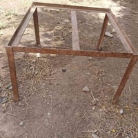 ميز صغير • لطباخ