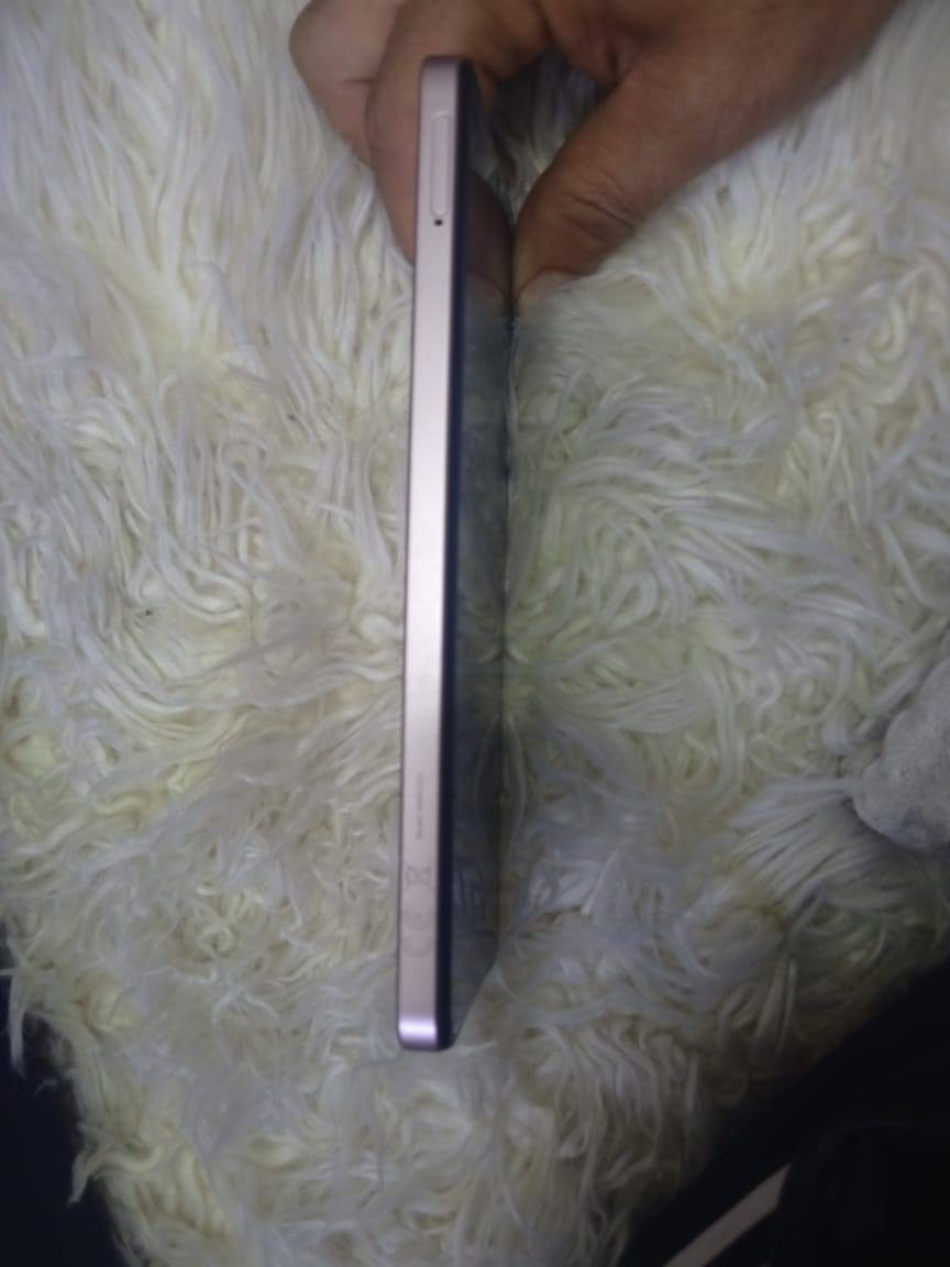 السلام عليكم جهاز لبيع أخو جديد قليل الاستخدام مثل ما واضح بلصورذاكره256سعره 200مكان بغداد الصالحيه(***********)
