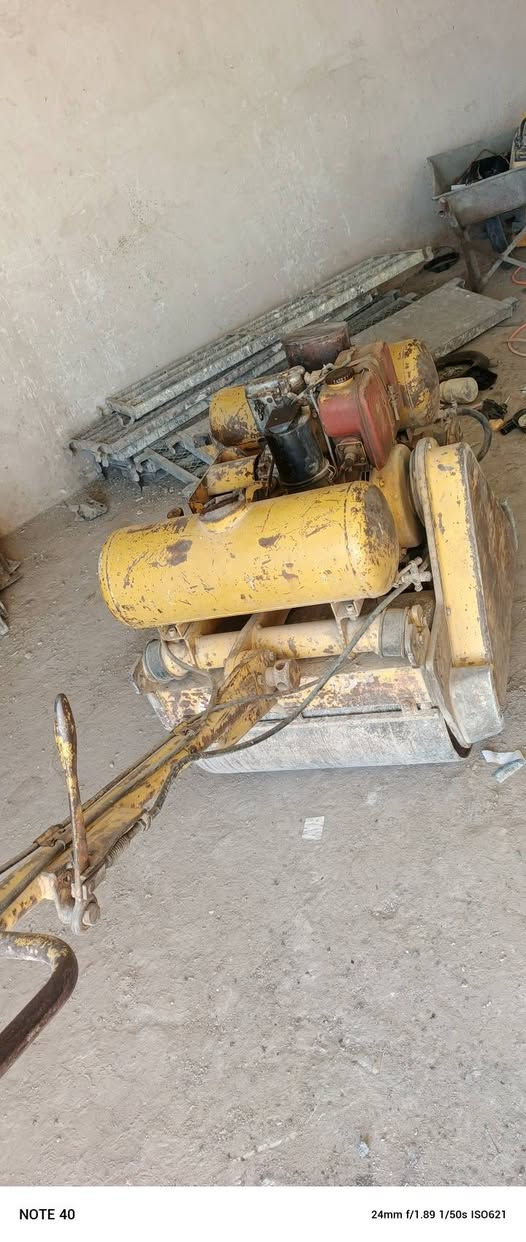 للبيع حادلات نوع بو ماك طن ونص
الثانية نص طن للتواصل ***********
